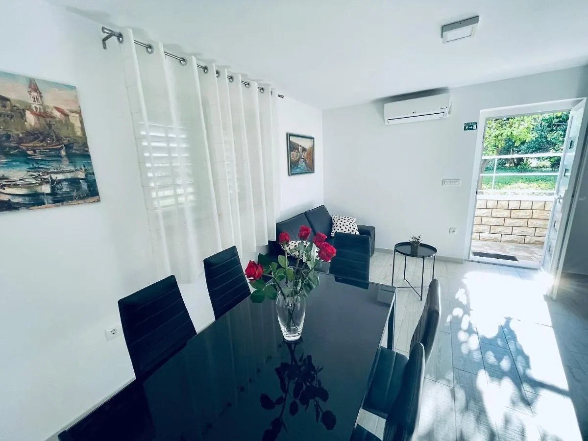 Apartment Paulina Trogir 0*,  Croatia